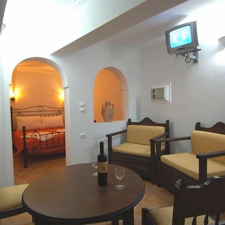 Happy Fish Perissa (Santorini) Exterior foto
