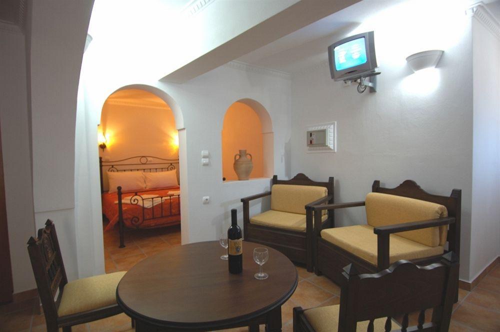 Happy Fish Perissa (Santorini) Exterior foto