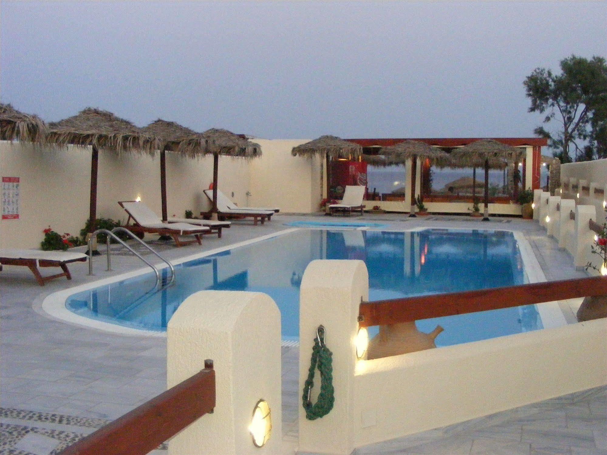 Happy Fish Perissa (Santorini) Exterior foto